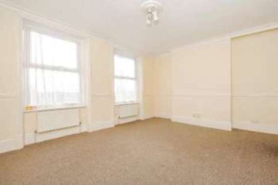 2 bedroom Flat for s...